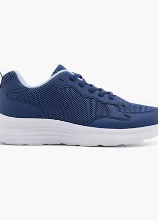 Легкі жіночі кросівки