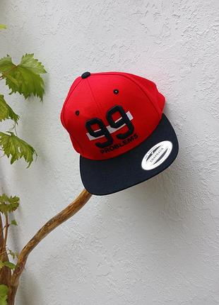 Красная кепка classics