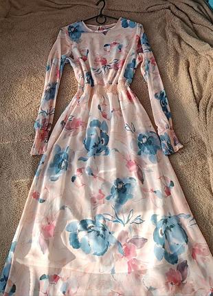 Красиве приталене плаття reserved