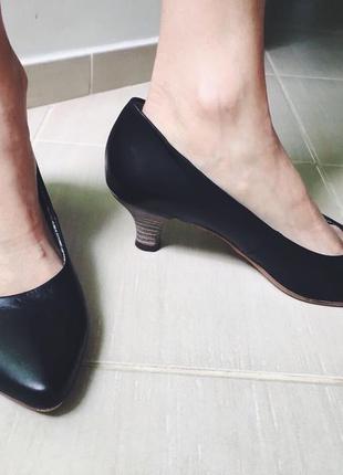 Кожаные туфли tamaris