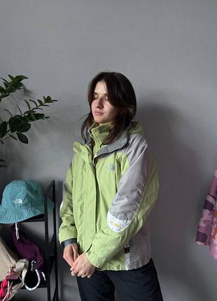 The north face жіноча куртка спортивна трекінгова у похід в гори