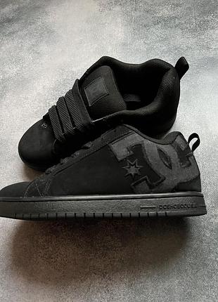 39-40р. кросівки дуті