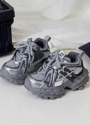 Дуже стильні кросівки