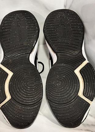 Nike zoom bella 6 кросівки 9