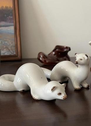 Дві статуетки куниця полонне