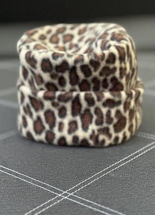 Флісова шапка з леопардовим принтом