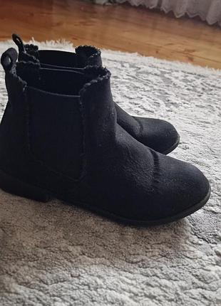 Стильні замшеві ботіночки для дівчинки 32 розміру