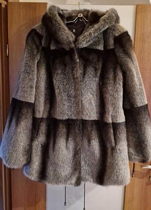 Шубка
силуэт-трапеция, по низу- шнурок; 
длина-77см
длина рукава-70см

теплая, легкая.