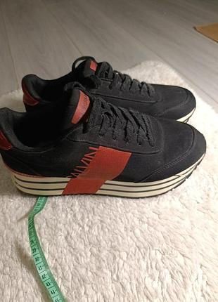 Кросівки жіночі оригінальні