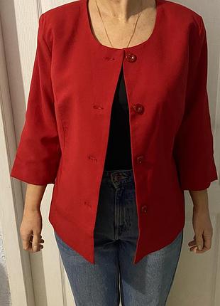 Нарядний жіночий піджак.прямого крою,на ґудзиках. рукав три четверті.  розмір 40/l/48 42 /xl/50