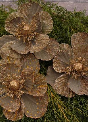 Комплект цветов магнолии из ткани. для рождественского дизайна.