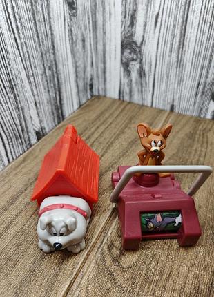 Іграшка з макдональдз, а миша з том і джері вінтаж