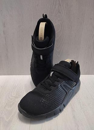 Кроссовки decathlon 35- стелька 22 см