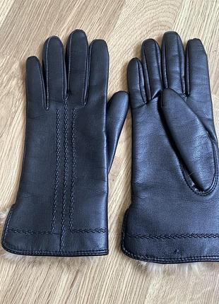 Розкішні жіночі зимові шкіряні чорні рукавички з коричневою підставою з хутра кролика