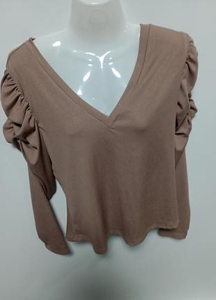 Блуза.
темно бежевый цвет