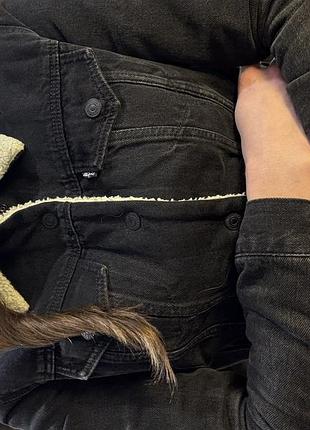 Джинсова куртка з овчиною levi’s,ідеальний стан,прекрасна база