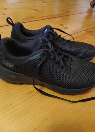 Кросівки 38 розмір