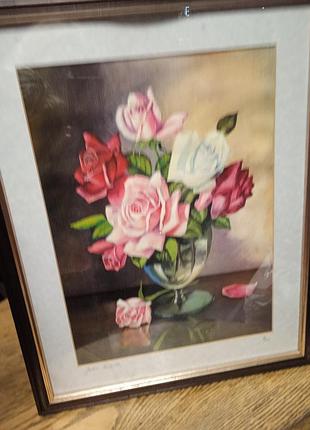 Картина винтажная литография в деревянной раме,,розы в прозрачной вазе . англия
