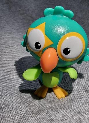 Коллекционная игрушка "попугай рокки" из серии kinder surprise maxi.