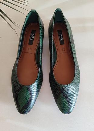 💚 нові шкіряні туфлі від marks & spencer під рептилію розмір 40