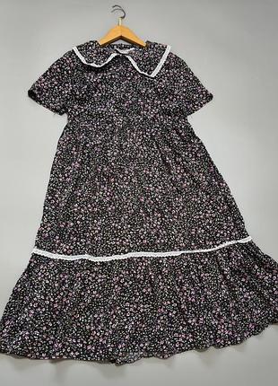 Платье с воротником