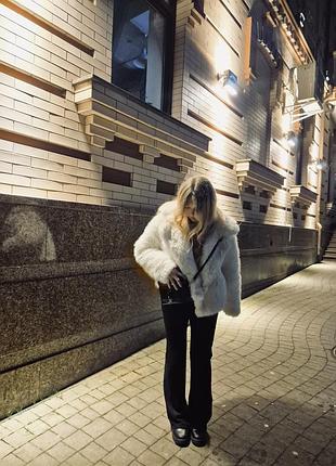 Шуба жіноча, тепла та стильна