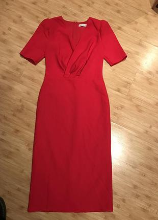 Червоне довга сукня