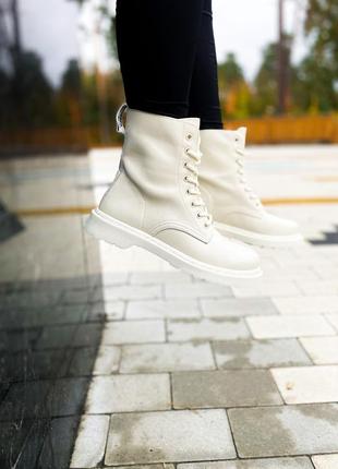 Dr martens white cream жіночі ботинки мартінси весна осінь кремові