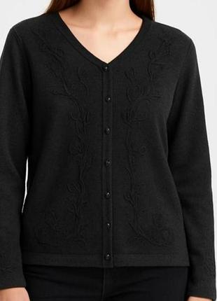 Джемпер женский, шерсть. размер м бренда h&amp;m, вышивка бисером