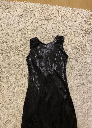 Платье в пайетках чёрное короткое5 фото
