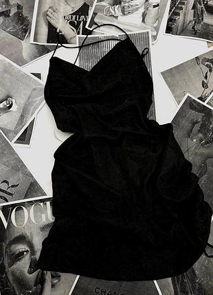 🖤 чорна елегантна сукня ✨ блискуча тканина, відкрита спинка на зав’язках