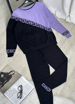 Костюм жіночий, колір чорний з лавандовим.
трикотаж двунитка+кашемір.