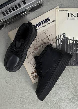 Шкіряні зимові черевики на платформі на шнурках