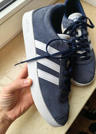 Замшевые кроссовки adidas