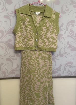 Стильний жіночий костюм