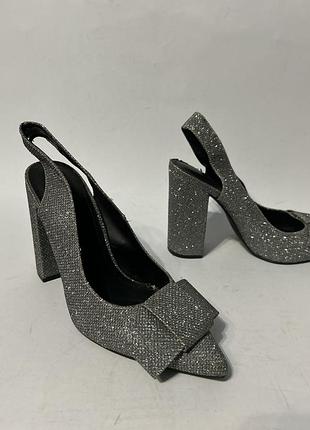 Нові жіночі слінгбеки від h&m