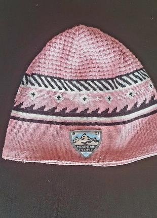 Розовая шерстяная шапка на флисе