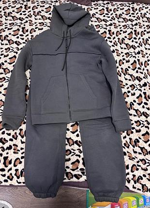 Спортивний костюм дуже утеплений