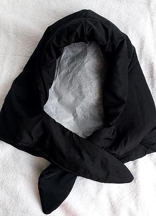 Тюрбан,  хустка-худ,   капюшон - шарф prettylittlething .  чорного кольору з легким утеплювачем. зима/холодна осінь. досить глибокий