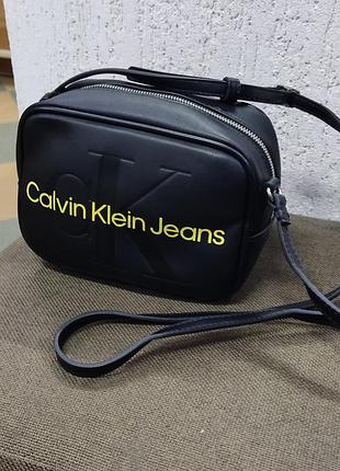 Сумка кросс-боди calvin klein
