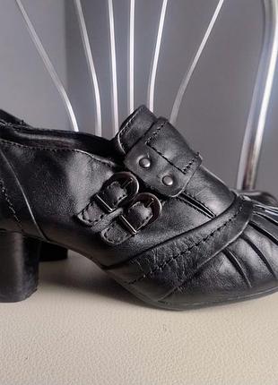 Шкіряні туфлі medicus