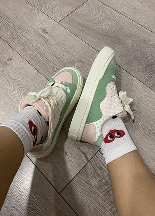 Жіночі кросівки