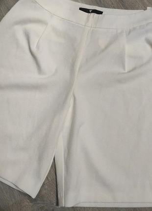 Шорти бермуди у розмірі м