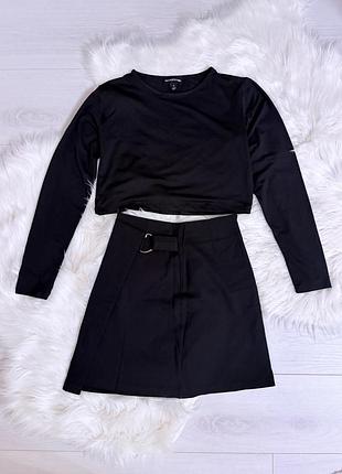 Двійка з кроп-топа та спідниці