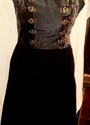 Австрійська чорна сукня з оксамитовим квітковим корсетом у стилі печворк / сукня - дірндль / етно сукня до вишиванки / готична сукня стімпанк