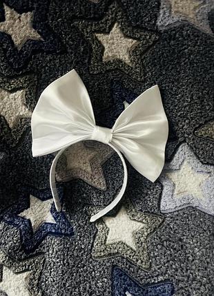 Дитячий обруч з бантом білий