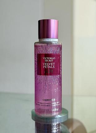 Парфумований спрей / міст для тіла з шимером victoria's secret velvet petals joy  shimmer