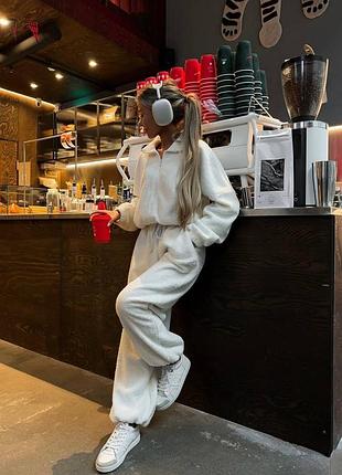 Стильний та зручний спортивний костюм жіночий.тепліше не має