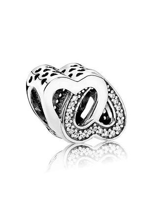 Серебряный шарм пандора "сплетение сердец" 791880cz