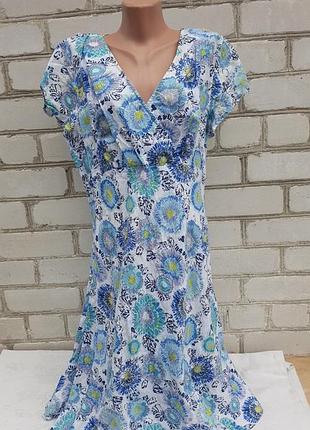 Лляна сукня в квітах east